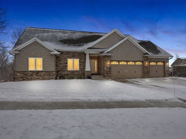 5821 River Parkway NE, Cedar Rapids, IA 52411