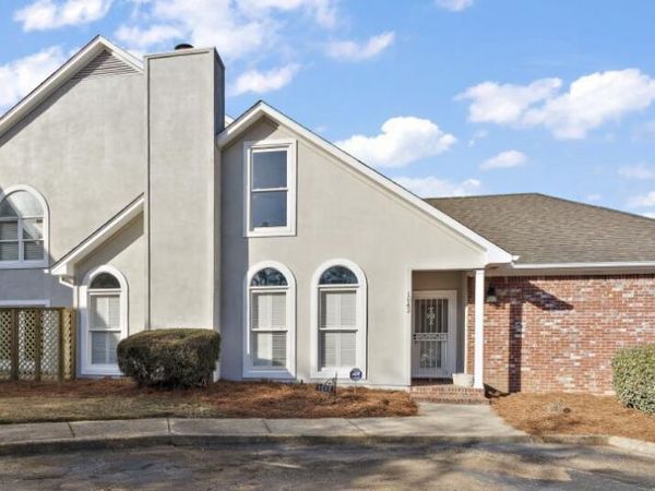 1042 Bayridge Drive, Jackson, MS 39211