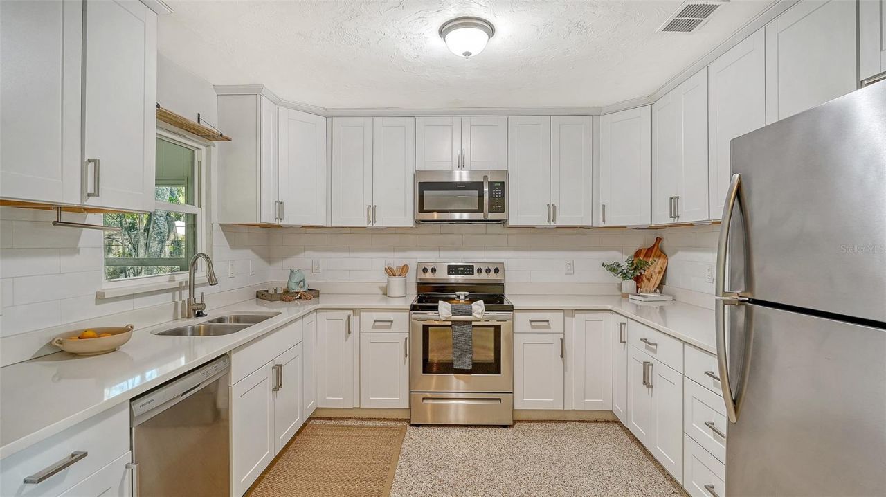 209 Briggs Court, Sarasota, FL 34237 Photo