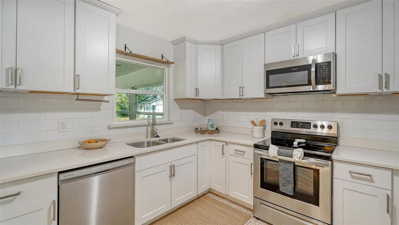 209 Briggs Court, Sarasota, FL 34237 Photo