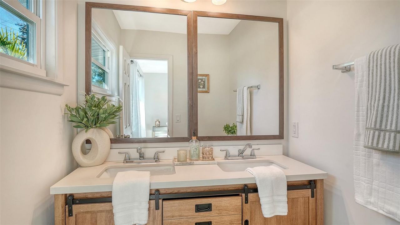 209 Briggs Court, Sarasota, FL 34237 Photo