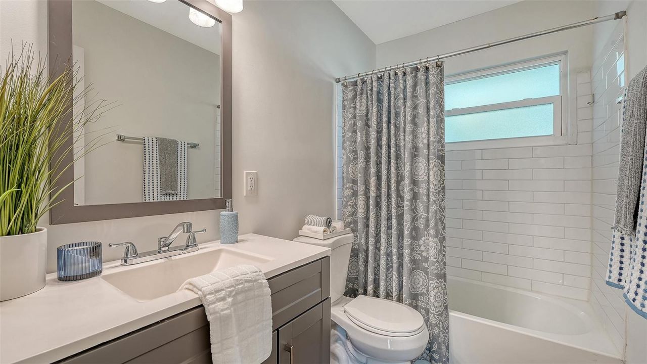 209 Briggs Court, Sarasota, FL 34237 Photo