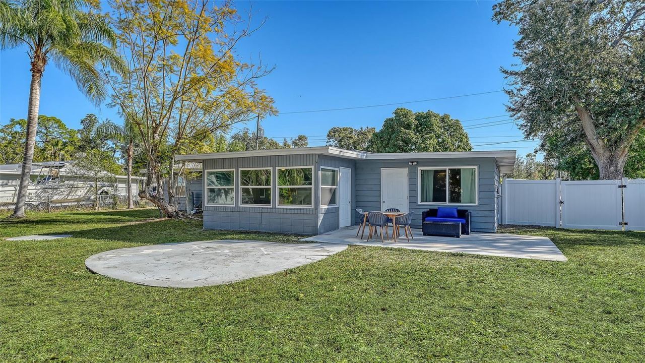 209 Briggs Court, Sarasota, FL 34237 Photo