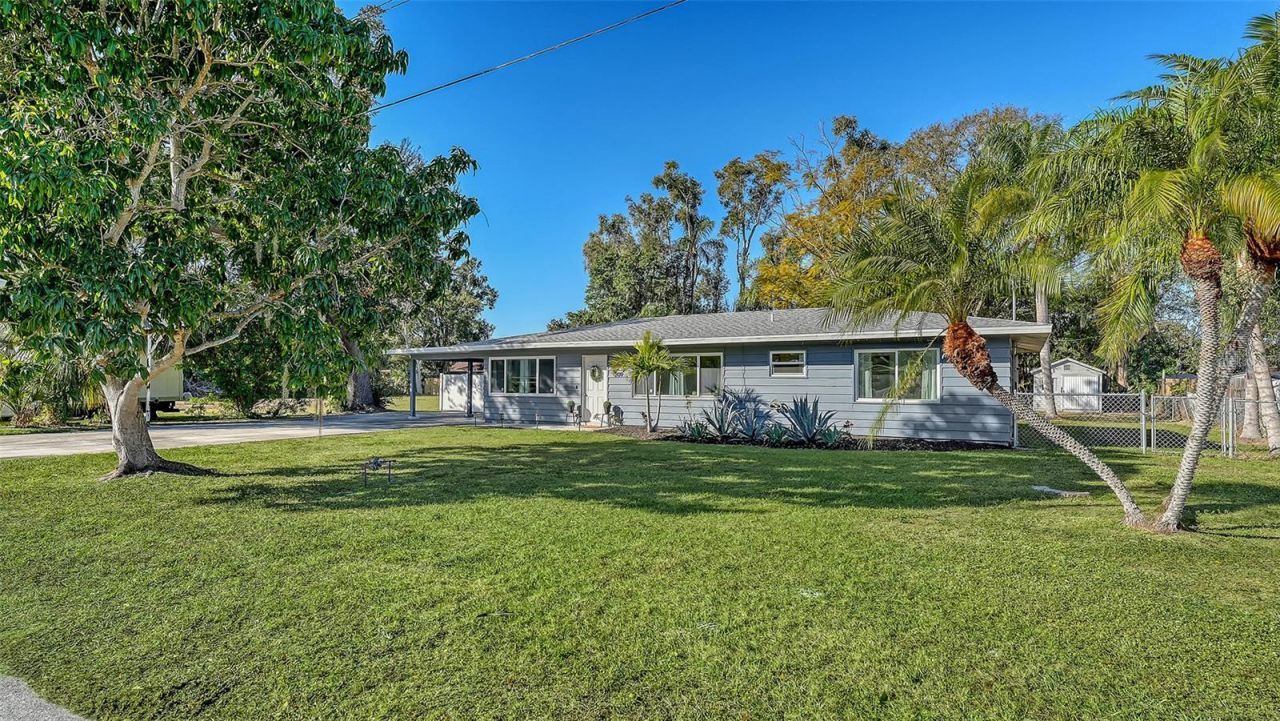 209 Briggs Court, Sarasota, FL 34237 Photo