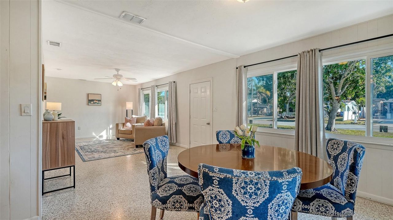 209 Briggs Court, Sarasota, FL 34237 Photo