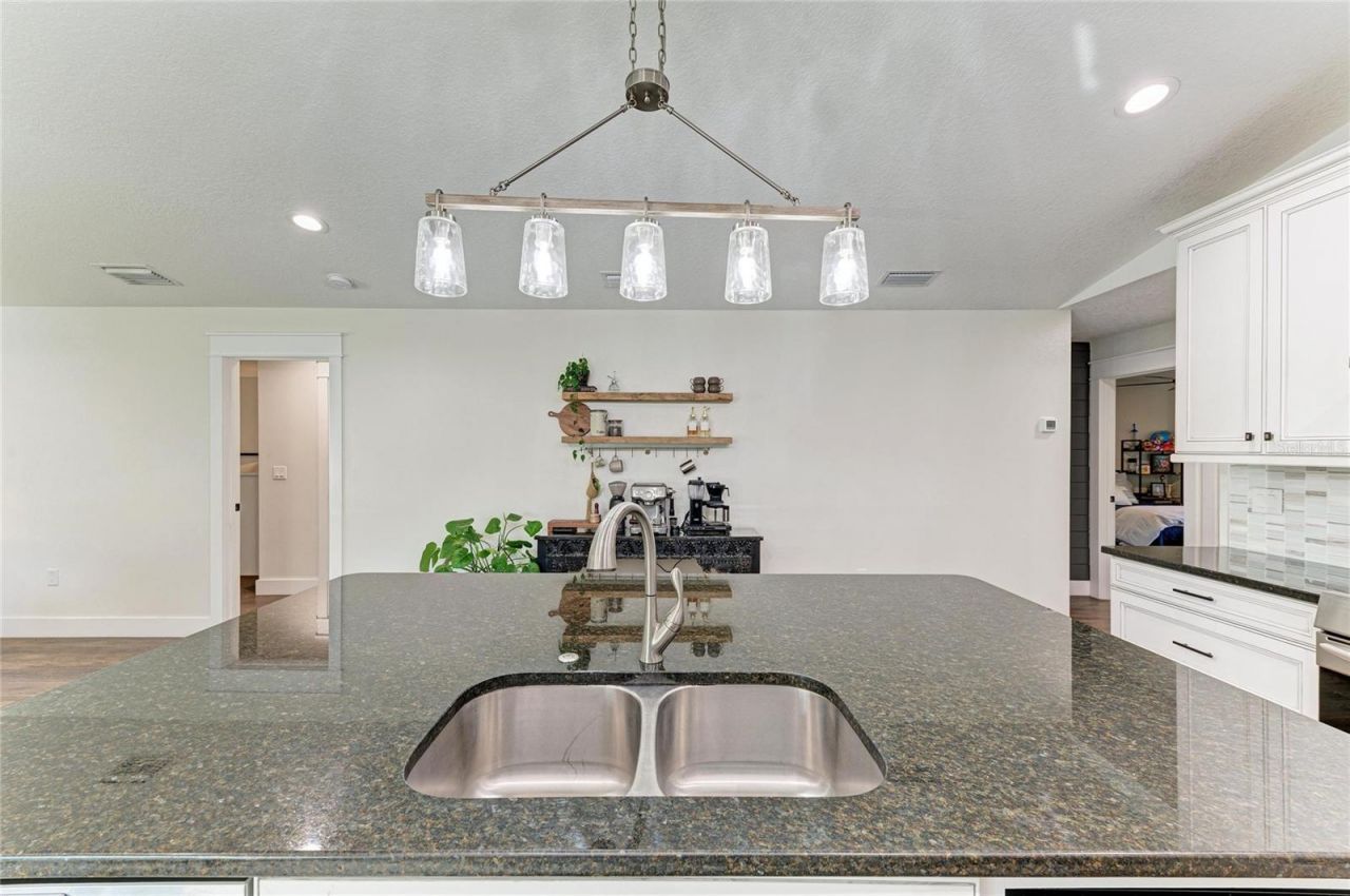 606 19th Avenue W, Palmetto, FL 34221 Photo