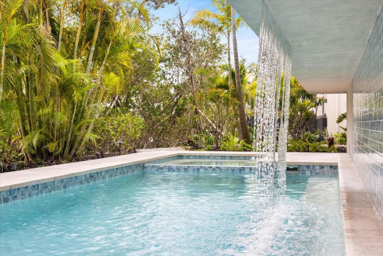 600 De Narvaez Drive, Longboat Key, FL 34228 Photo