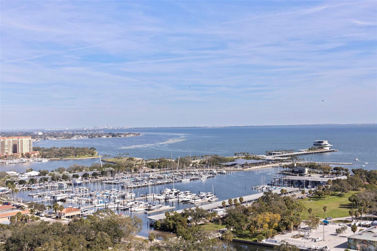 301 1st Street S, Unit 2103, Saint Petersburg, FL 33701 Photo