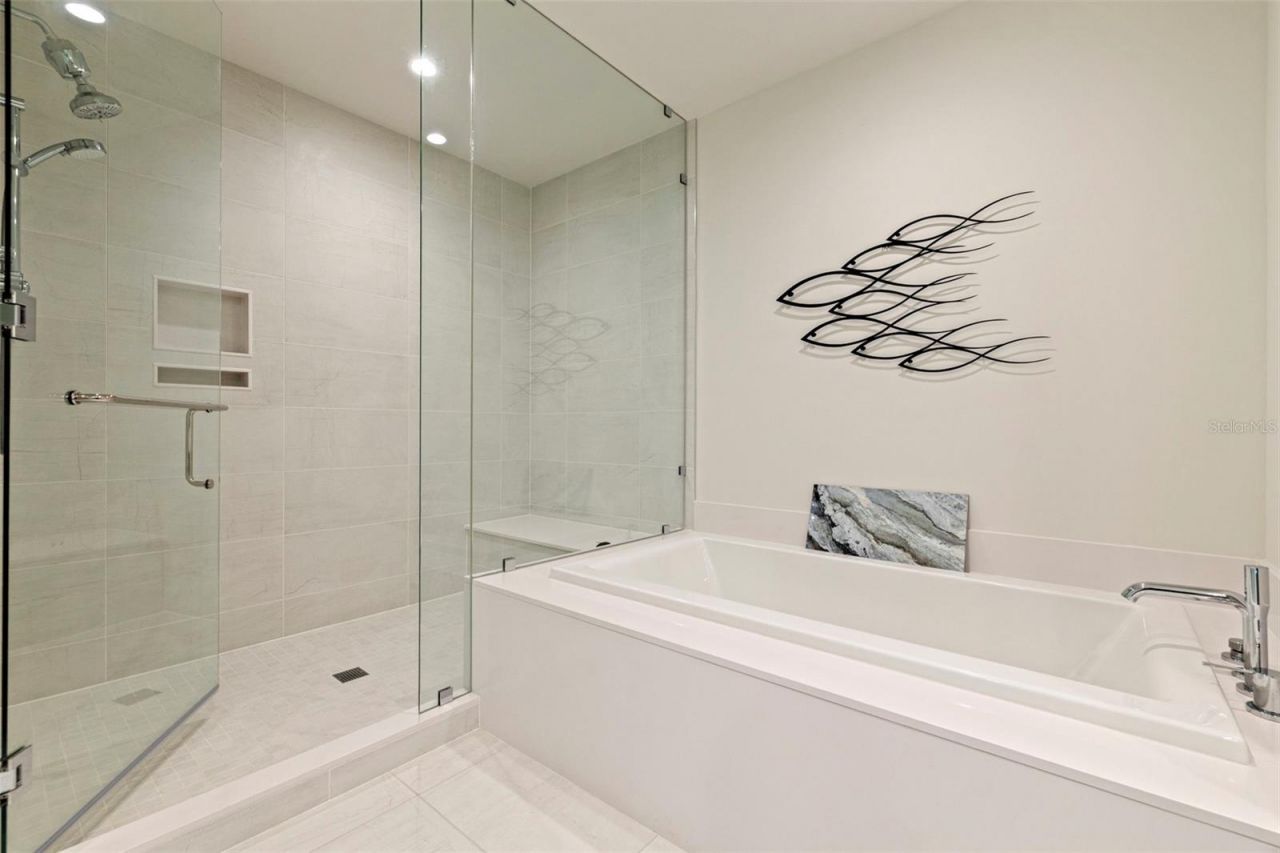 301 1st Street S, Unit 2103, Saint Petersburg, FL 33701 Photo