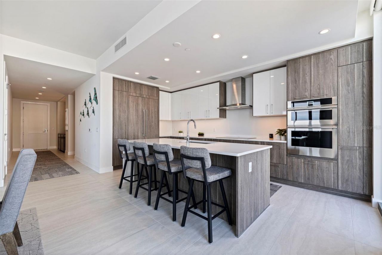 301 1st Street S, Unit 2103, Saint Petersburg, FL 33701 Photo