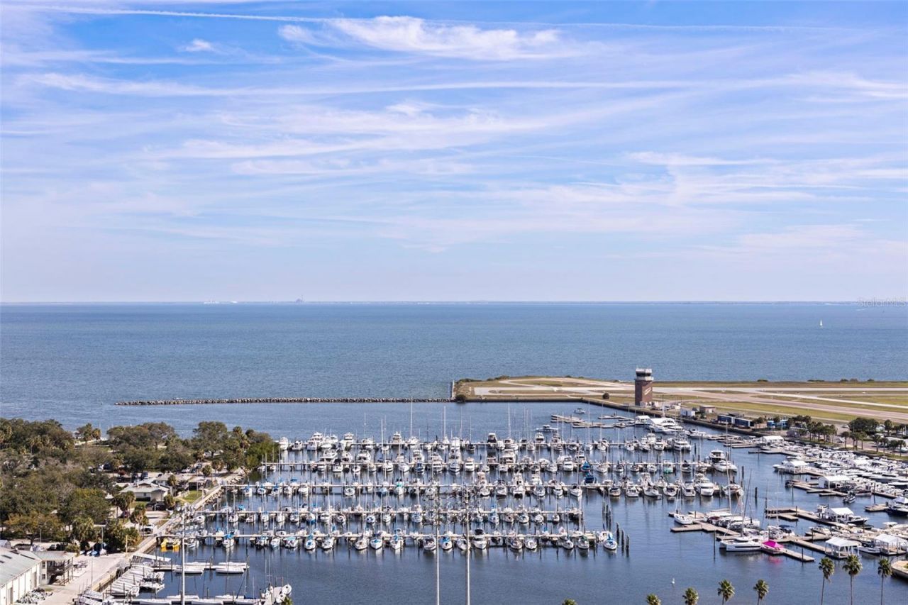 301 1st Street S, Unit 2103, Saint Petersburg, FL 33701 Photo