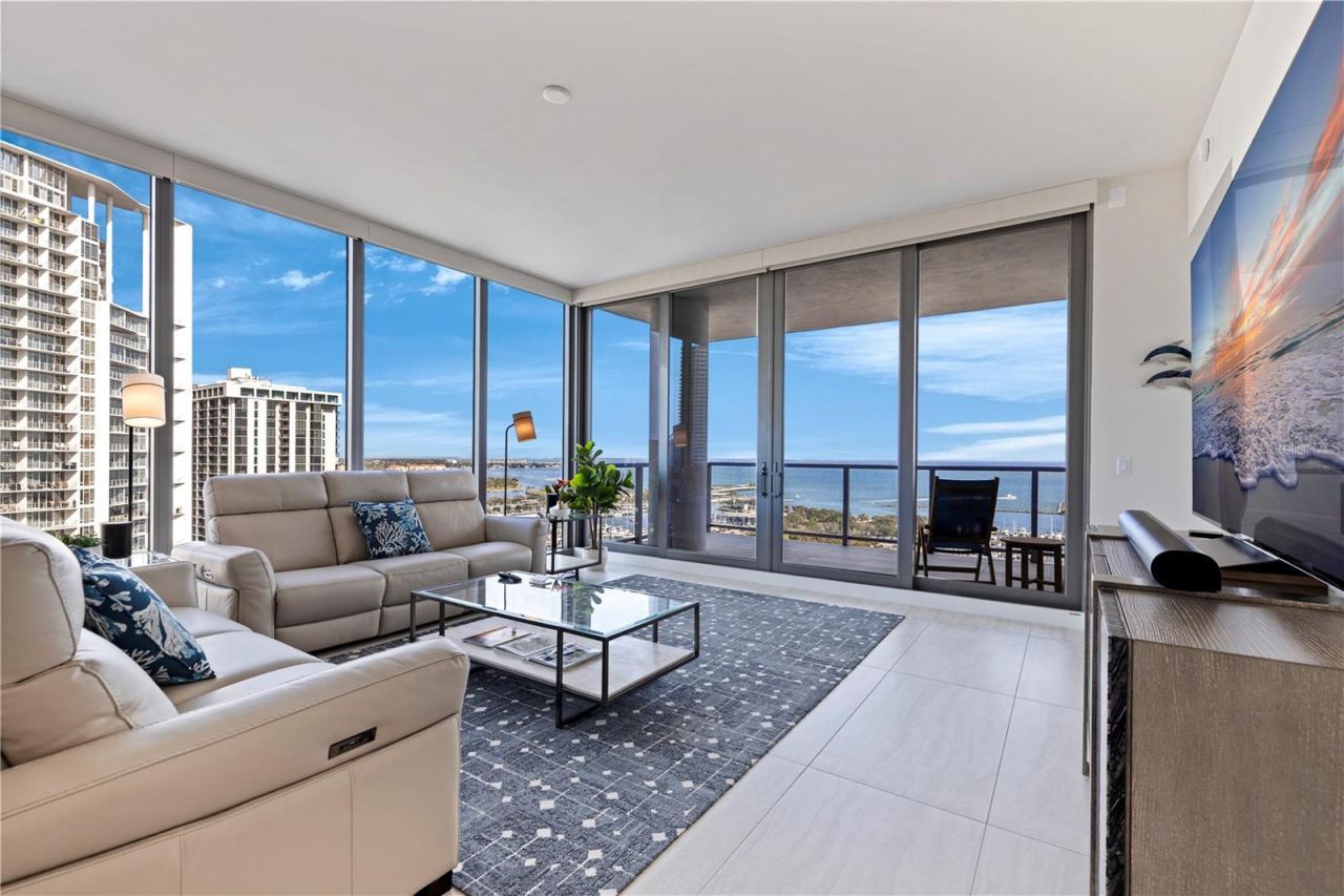 301 1st Street S, Unit 2103, Saint Petersburg, FL 33701 Photo