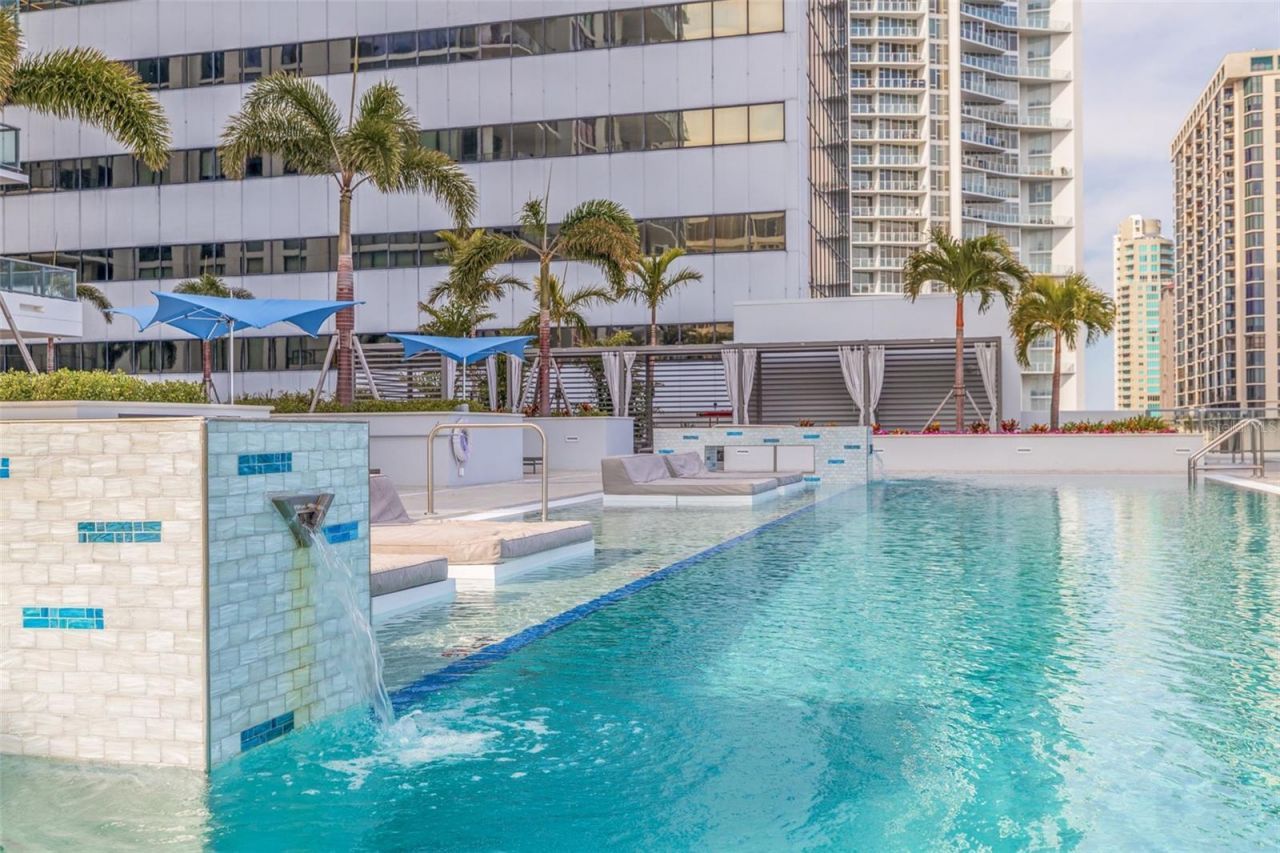 301 1st Street S, Unit 2103, Saint Petersburg, FL 33701 Photo