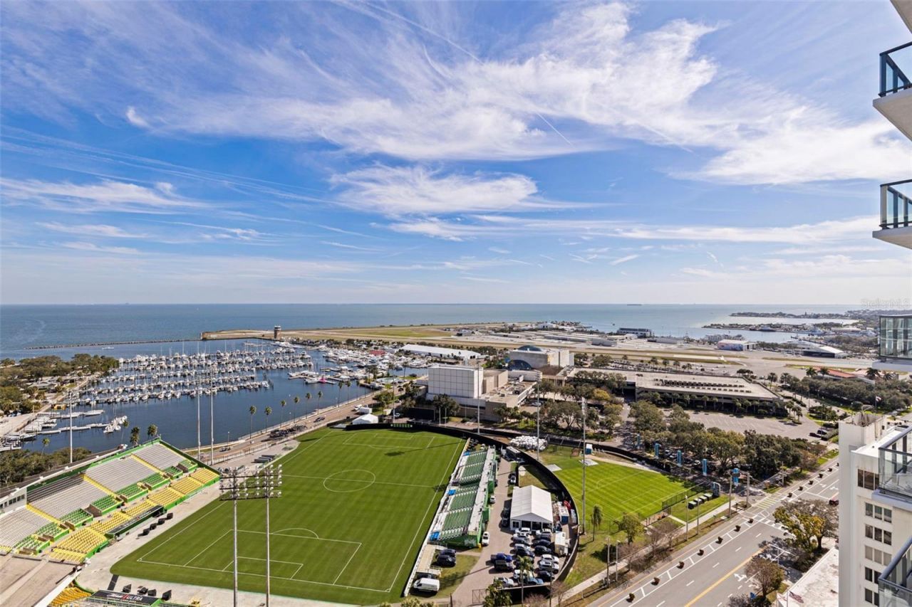 301 1st Street S, Unit 2103, Saint Petersburg, FL 33701 Photo