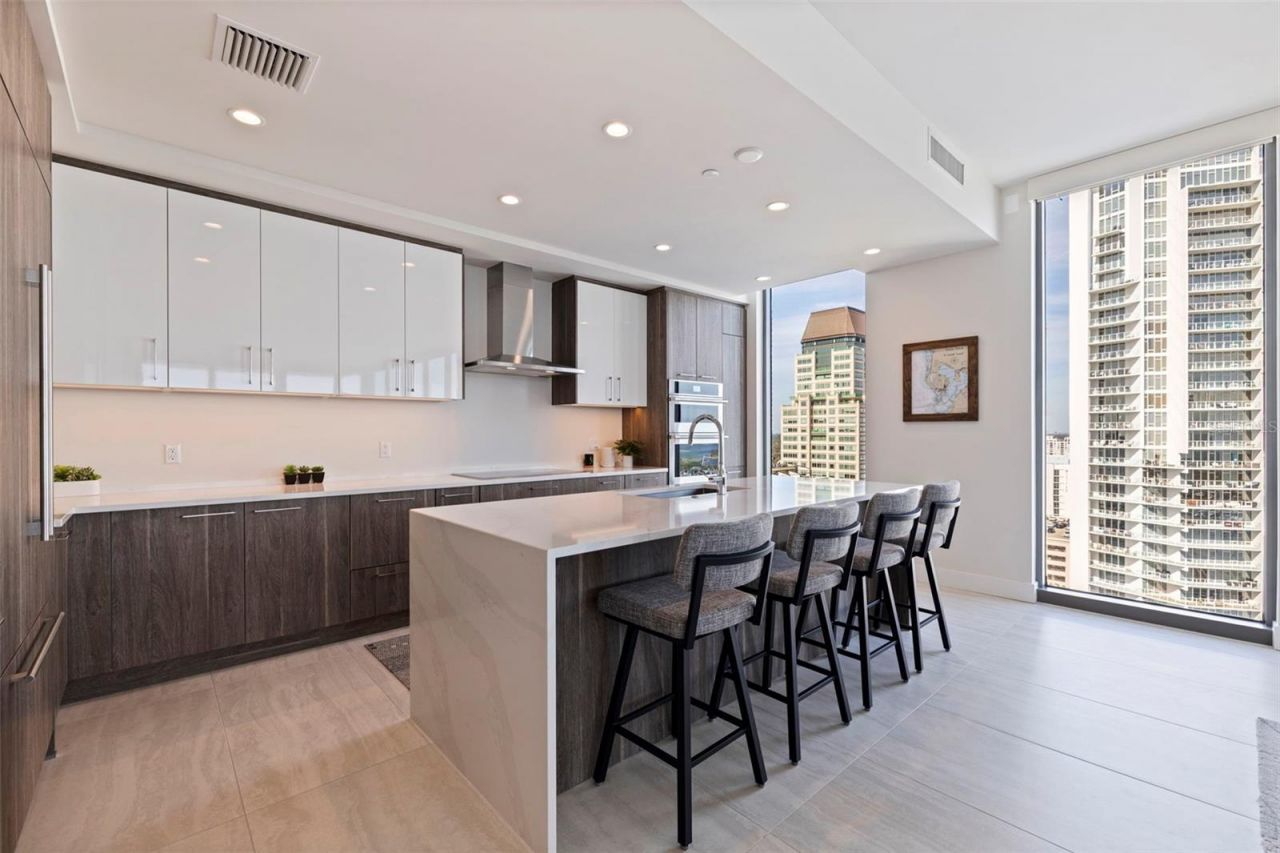 301 1st Street S, Unit 2103, Saint Petersburg, FL 33701 Photo