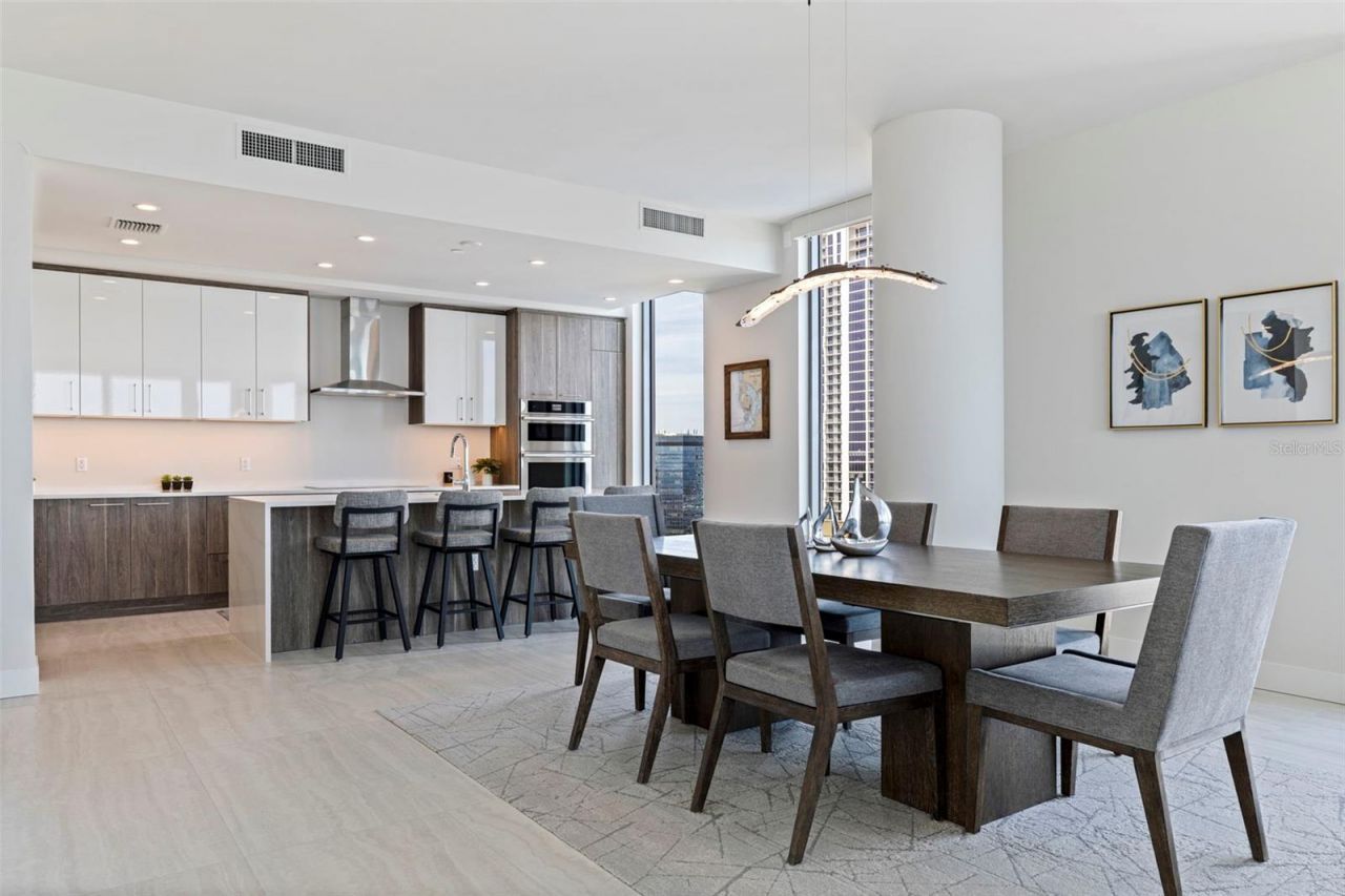 301 1st Street S, Unit 2103, Saint Petersburg, FL 33701 Photo