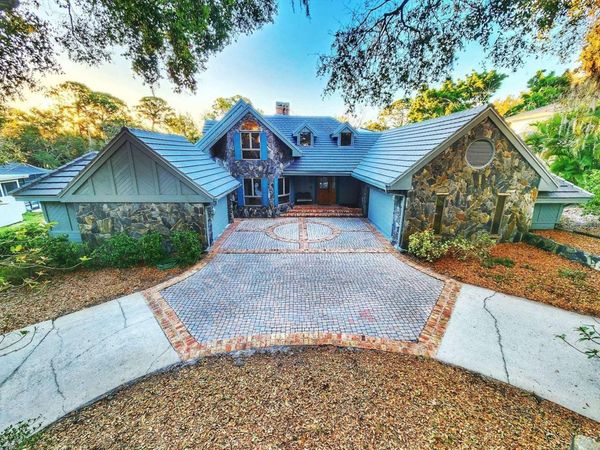 3522 SHORELINE CIRCLE, PALM HARBOR, FL 34684