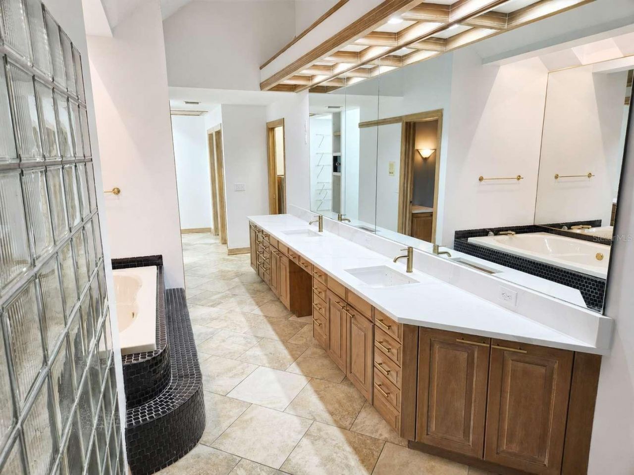 3522 Shoreline Circle, Palm Harbor, FL 34684 Photo