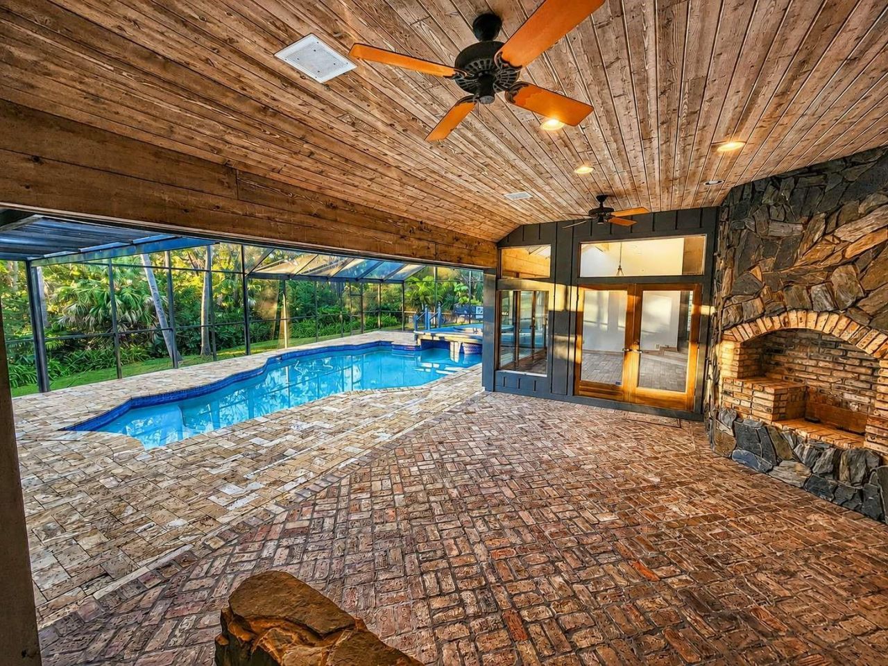 3522 Shoreline Circle, Palm Harbor, FL 34684 Photo