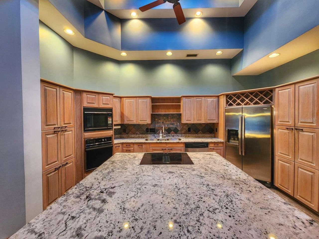 3522 Shoreline Circle, Palm Harbor, FL 34684 Photo