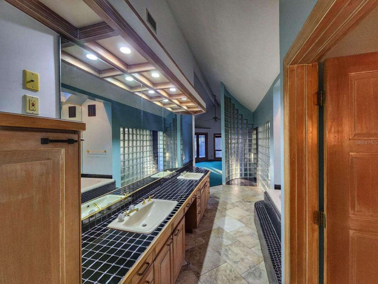 3522 Shoreline Circle, Palm Harbor, FL 34684 Photo