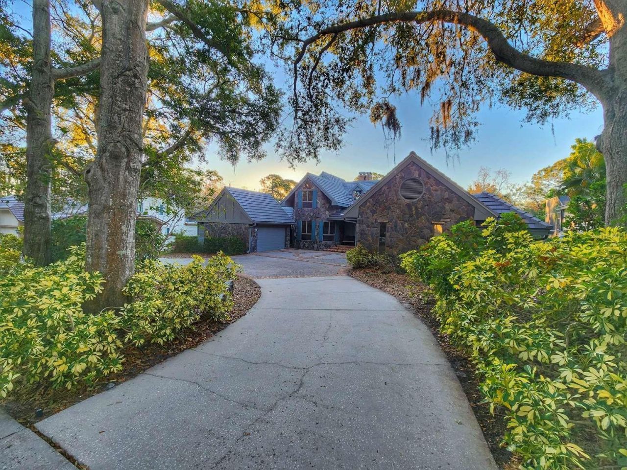 3522 Shoreline Circle, Palm Harbor, FL 34684 Photo