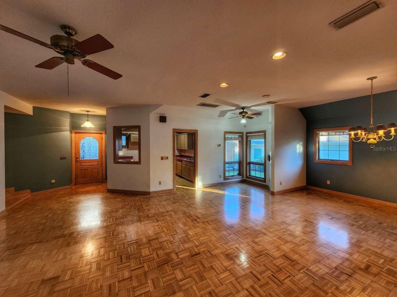 3522 Shoreline Circle, Palm Harbor, FL 34684 Photo