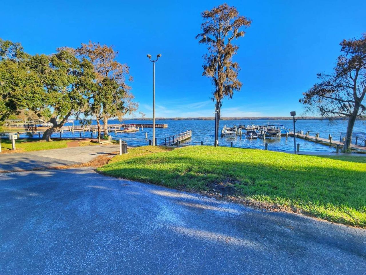 3522 Shoreline Circle, Palm Harbor, FL 34684 Photo