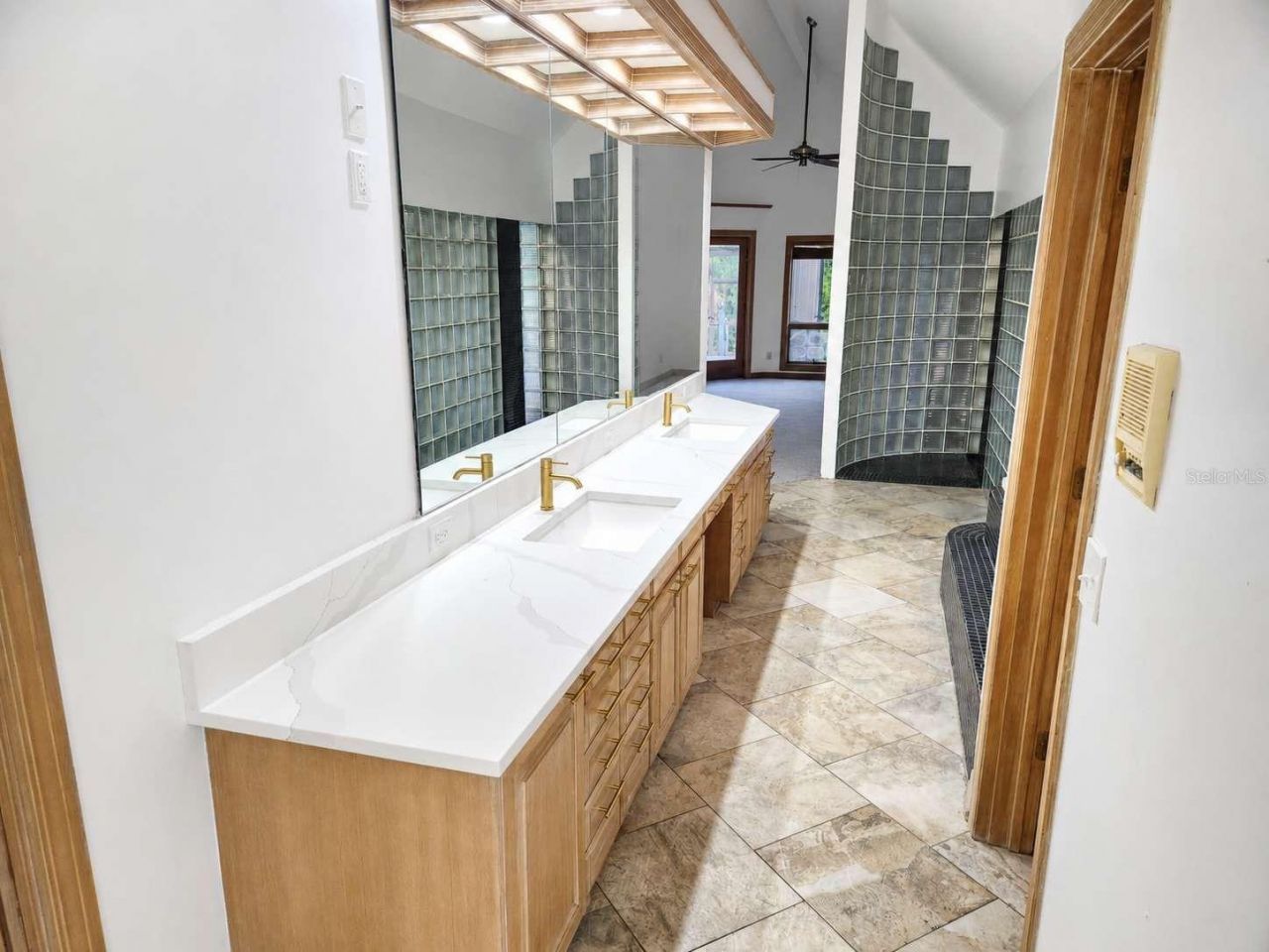 3522 Shoreline Circle, Palm Harbor, FL 34684 Photo