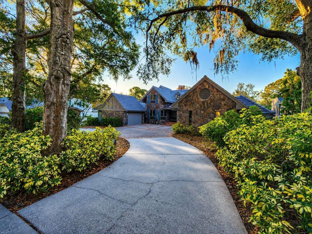 3522 Shoreline Circle, Palm Harbor, FL 34684 Photo