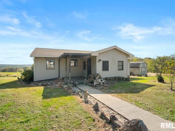 42 Bowed Tree Road, Stonefort, IL 62987