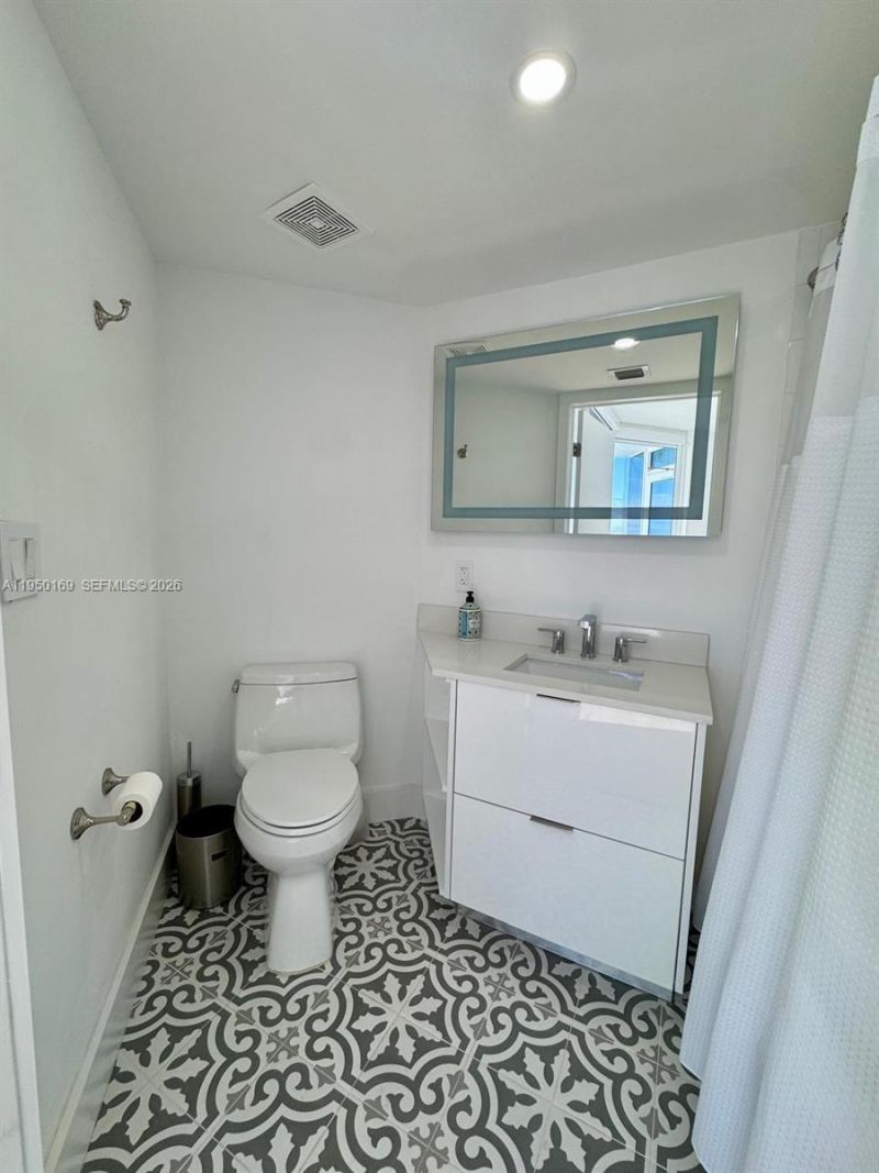 6301 Collins Ave, Unit 3101, Miami Beach, FL 33141 Photo