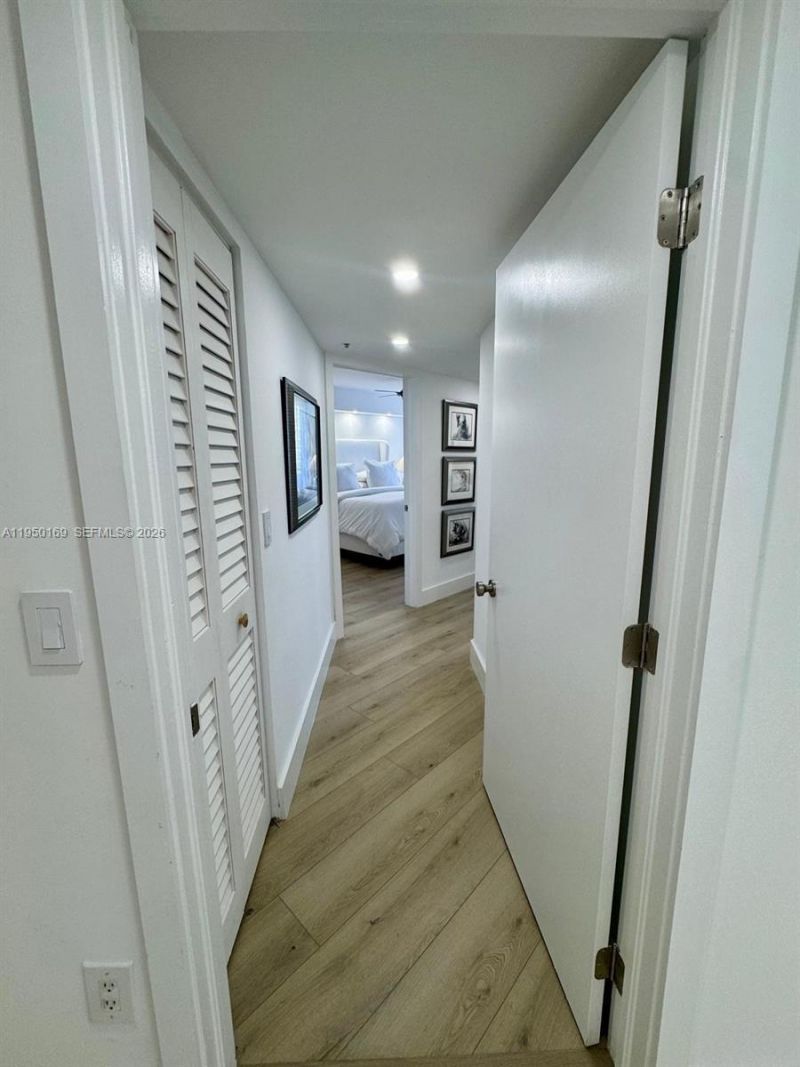 6301 Collins Ave, Unit 3101, Miami Beach, FL 33141 Photo