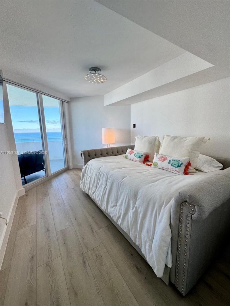 6301 Collins Ave, Unit 3101, Miami Beach, FL 33141 Photo