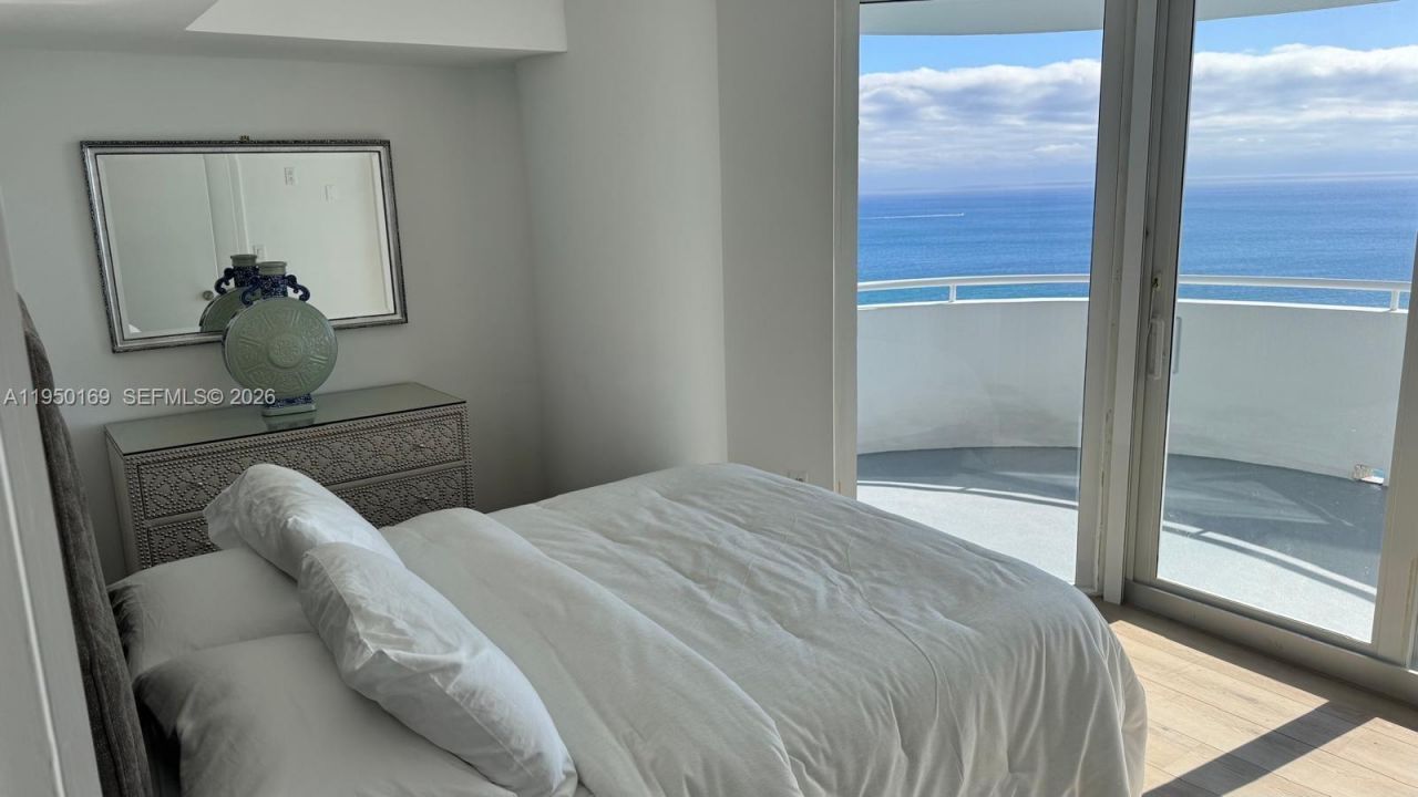 6301 Collins Ave, Unit 3101, Miami Beach, FL 33141 Photo