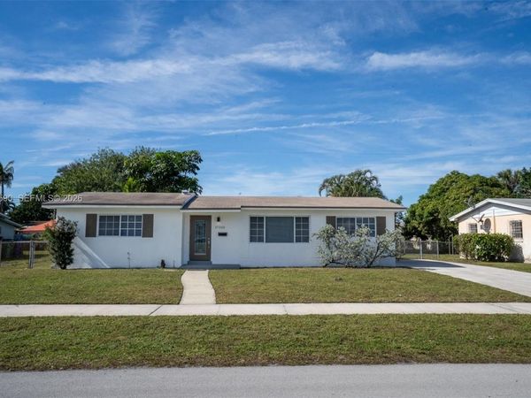 17202 NW 9th Ct, Miami Gardens, FL 33169