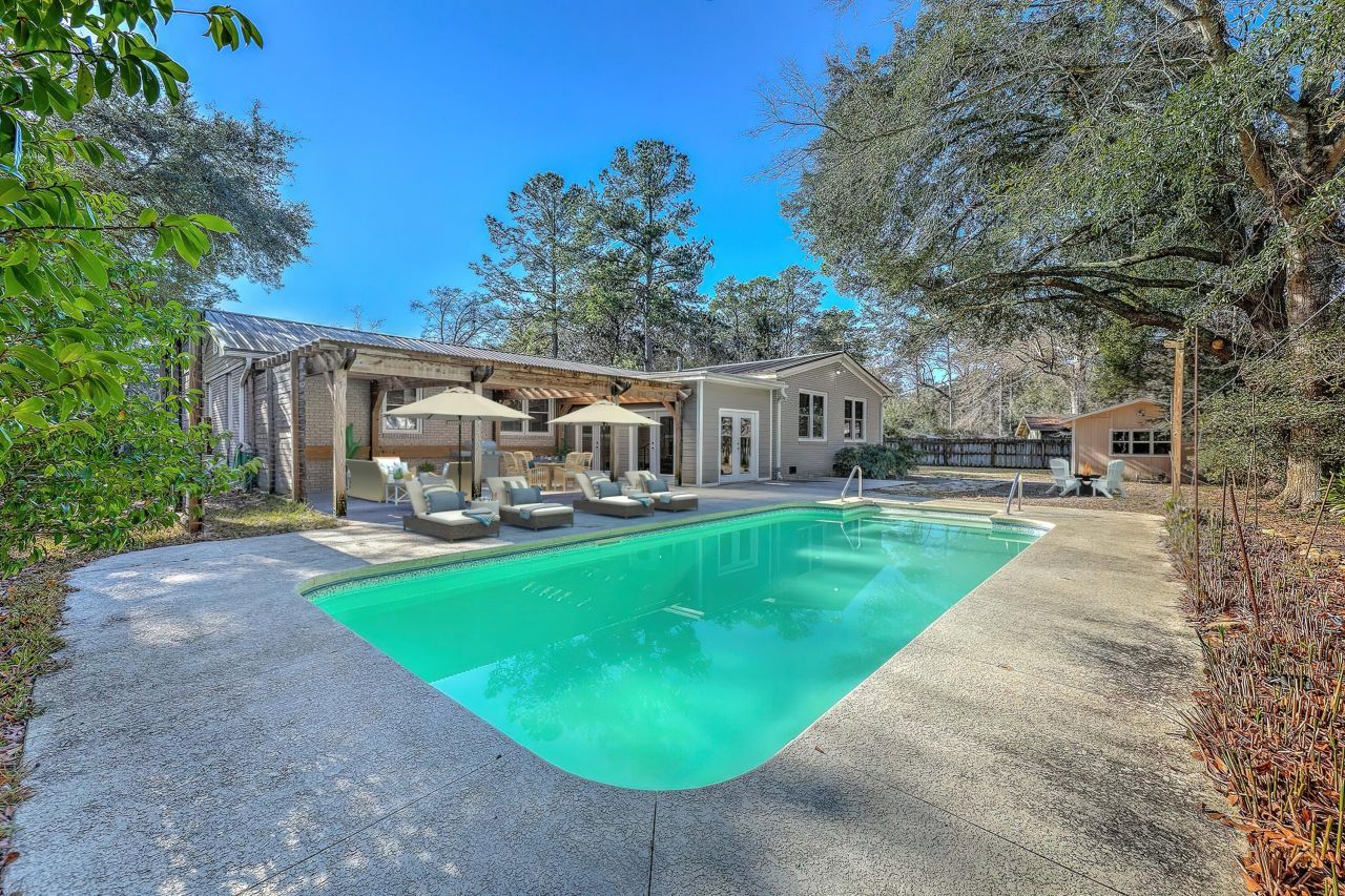 212 Lenwood Drive Photo 1