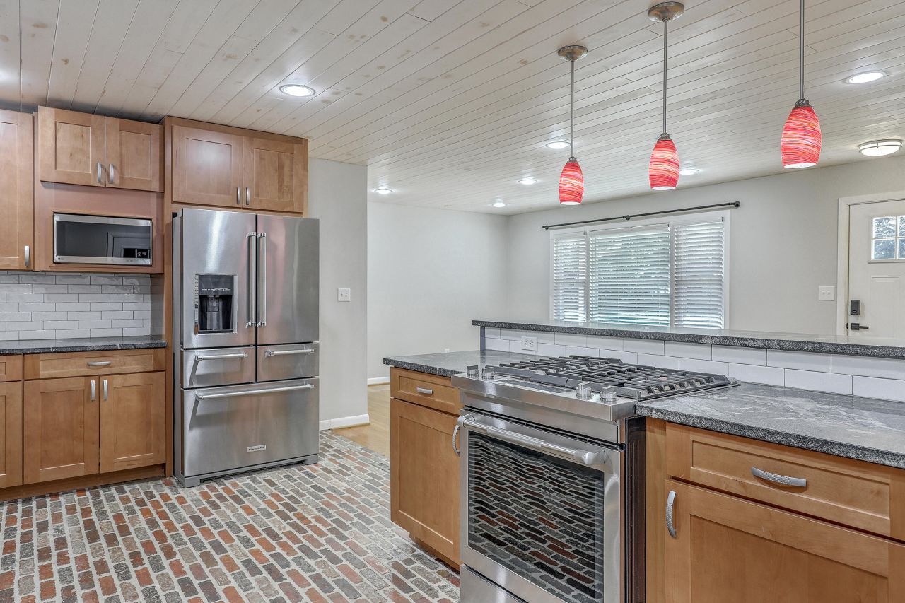 212 Lenwood Drive Photo 14