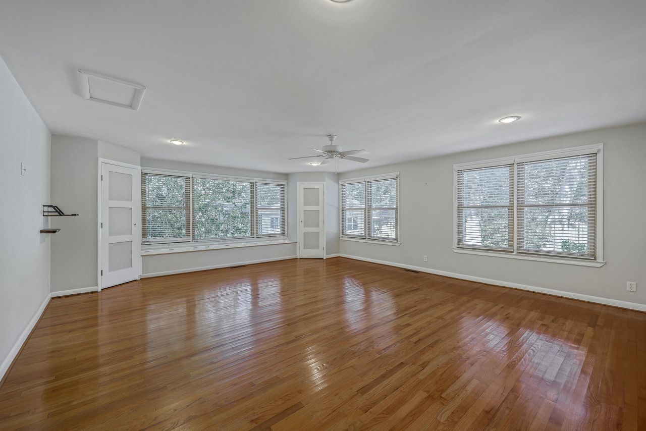 212 Lenwood Drive Photo 18