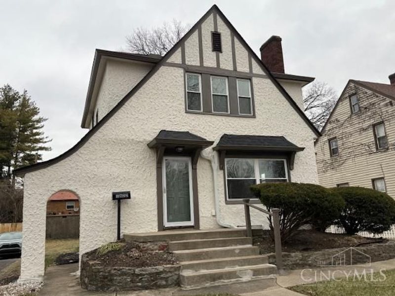 1622 Shenandoah Avenue, Cincinnati, OH 45237 Photo 2