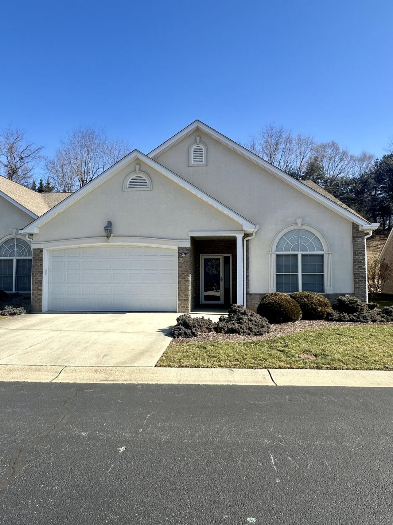 547 Greenway Landing Pl , Vinton, VA 24179 Main Photo