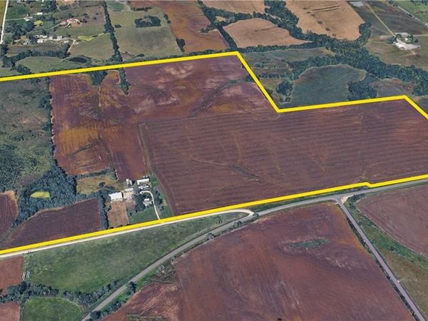 17210 Hemphill Road, Bonner Springs, KS 66012