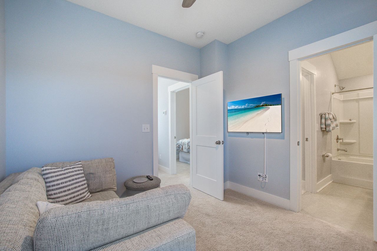 655 Blueway Avenue Photo 27