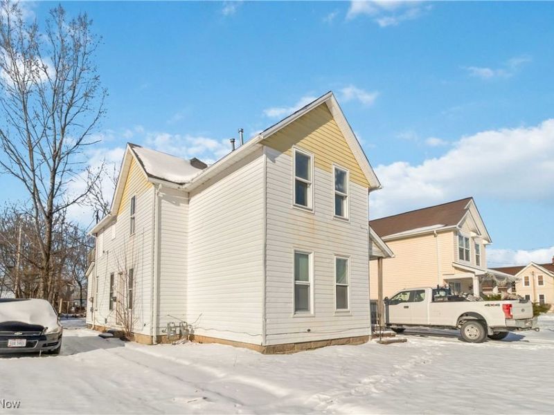 444 W 13th Street, Lorain, OH 44052 Photo 2