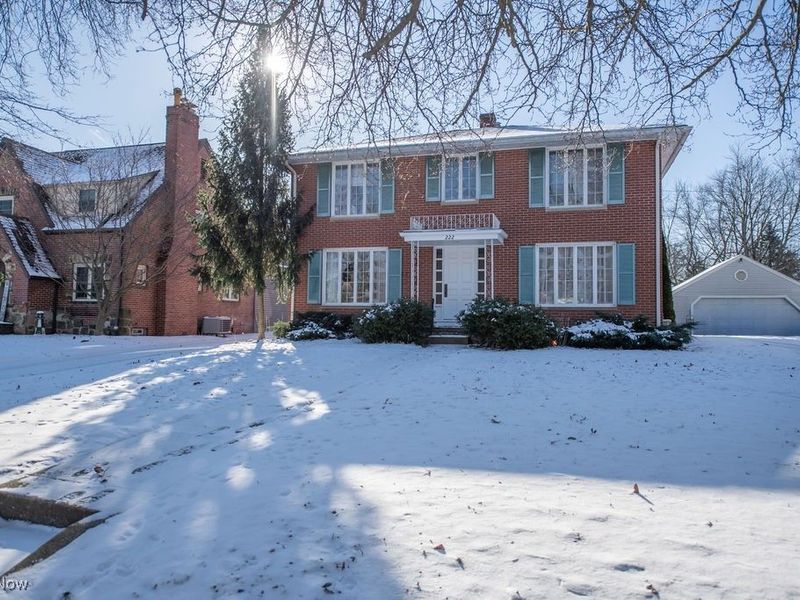 222 Overlook Drive, Alliance, OH 44601 Photo 2