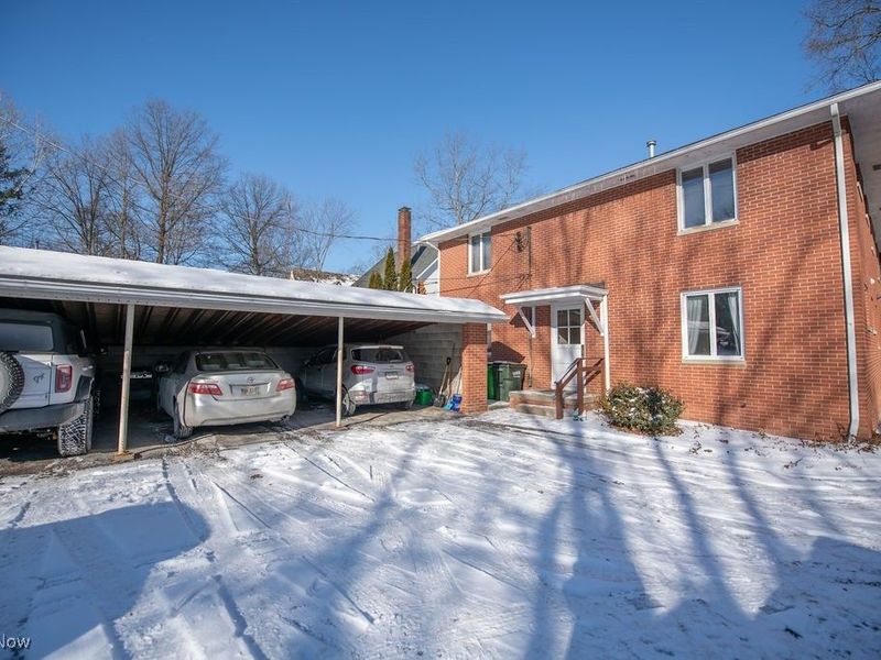 222 Overlook Drive, Alliance, OH 44601 Photo 3