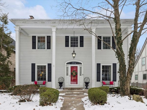 254 W Claremont Street, Elmhurst, IL 60126