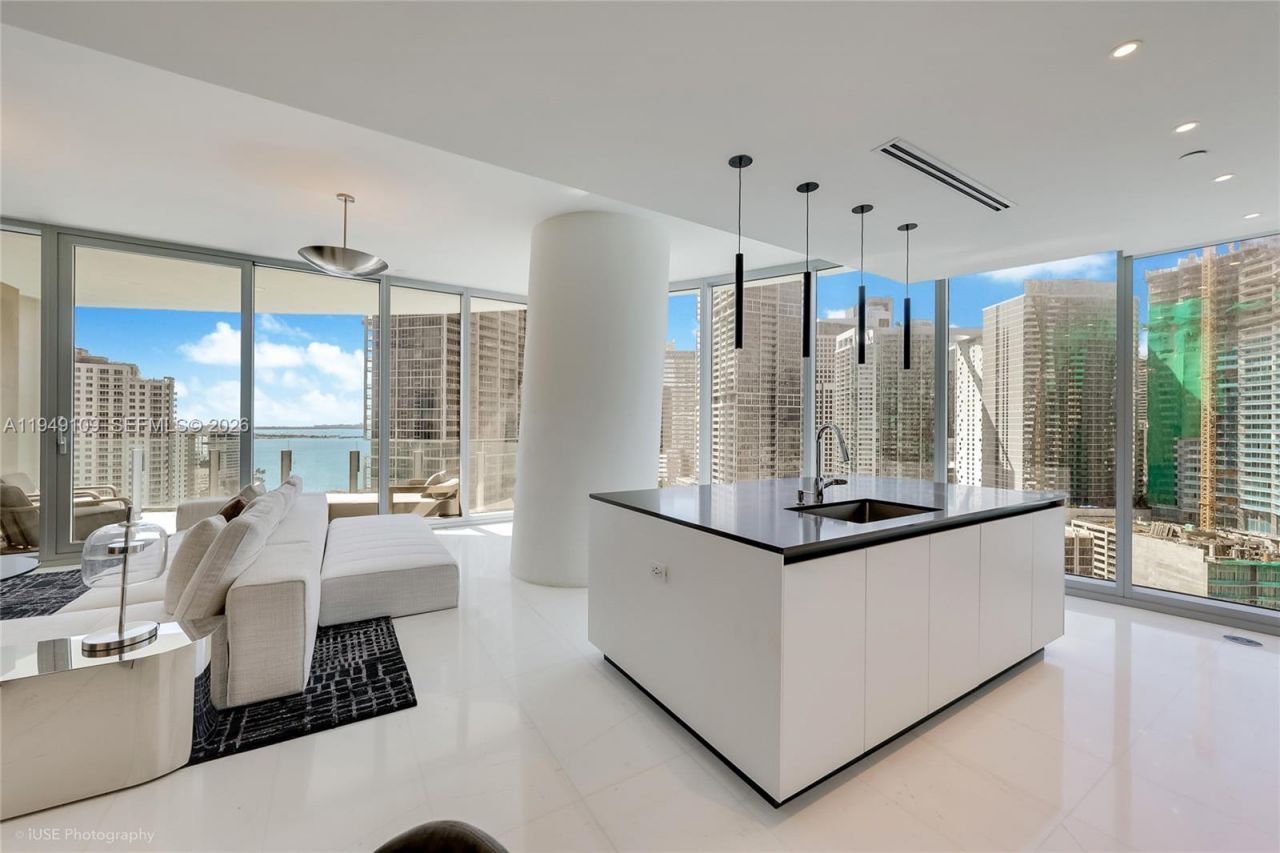 300 Biscayne Boulevard Way, Unit 2307W, Miami, FL 33131 Photo