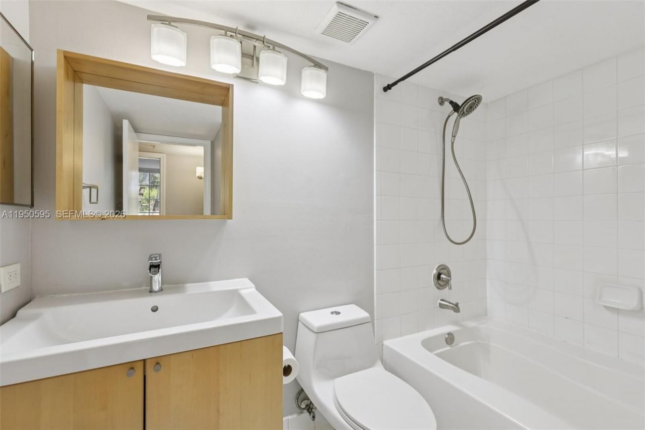 2051 Renaissance Blvd, Unit 203, Miramar, FL 33025 Photo