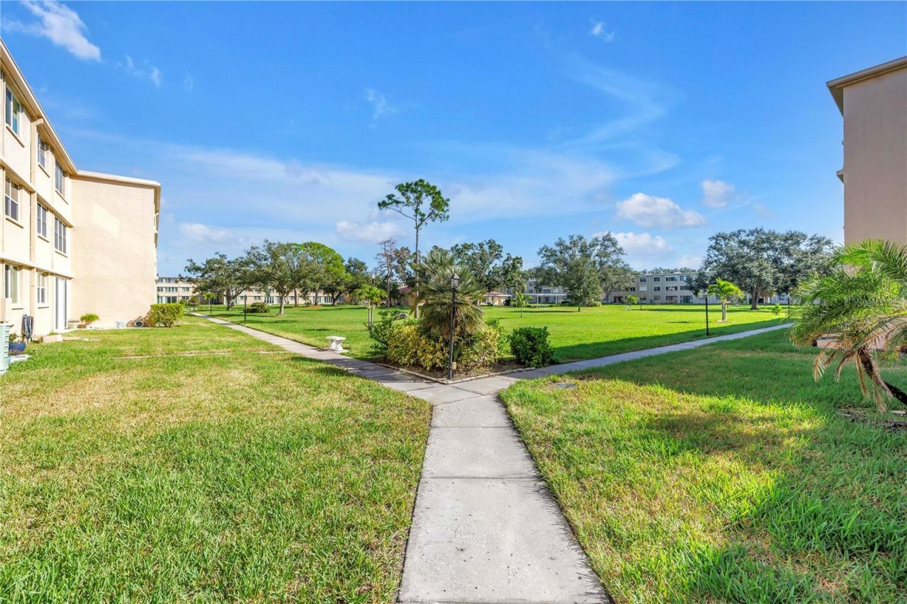 5095 Bay Street Ne, Unit 317, Saint Petersburg, FL 33703 Photo